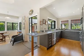 Lavender Country Cottage - Arrowtown Holiday Home - Image 5