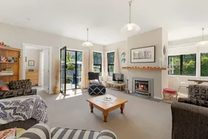 Lavender Country Cottage - Arrowtown Holiday Home - Image 3