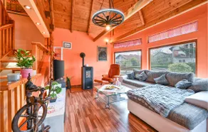 Stunning Home In Pustodol With Sauna - Image 5