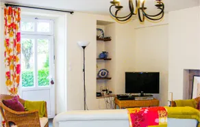 Pet friendly home in Scillé - Image 2