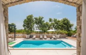 Stunning Home In Cabrunici - Image 3