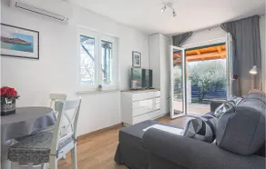 Awesome Home In Peroj - Image 3