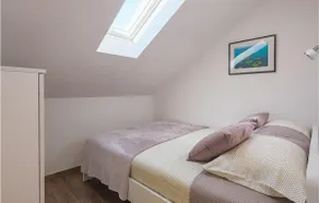 Awesome Home In Peroj - Image 5