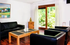 Villa 46 - Image 2