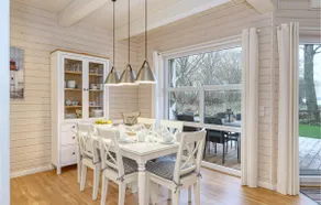 Stunning Home In Krems Iiwarderbrück With Sauna - Image 5