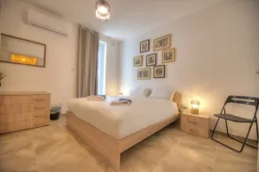 Bright and beautifully furnished apartment close to seafront BFRA1-2 - Image 4