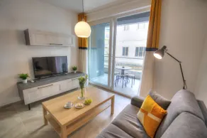 Bright and beautifully furnished apartment close to seafront BFRA1-2 - Image 3