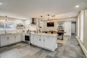 Modern Coast Retreat - pool & walk to the beach - Image 3