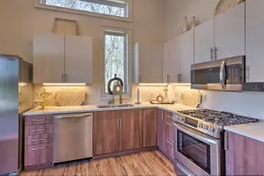 Upscale & Quiet Paducah Retreat on 15 Acres! - Image 2