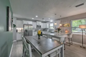 Bright Venice Getaway < 1 Mi to Historic Dtwn - Image 3