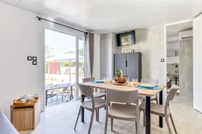 3-Room Cottage, 4/6 People, Air-Conditioned + TV - Image 5