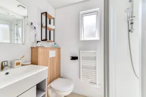 3-Room Cottage, 4/6 People, Air-Conditioned + TV - Image 4