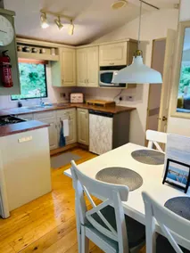 Riverside Cabin | Cavan Lakes | River Access - Image 5
