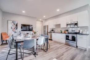 Rachel - Spacious home in Central 6 bdrm,4.5 bath - Image 2
