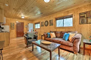 Cozy Creekside Cabin ~ 24 Mi to Red River! - Image 4