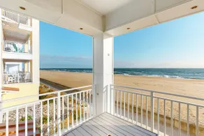 Beachfront Oasis with 2 Balconies & Resort Pools - Image 4