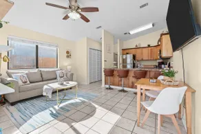 The Sand Dollar - King Bed - 6 Min Walk to Beach - Image 5