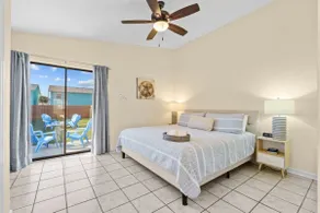 The Sand Dollar - King Bed - 6 Min Walk to Beach - Image 3