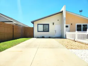 The Sand Dollar - King Bed - 6 Min Walk to Beach - Image 2