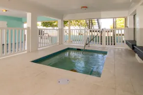 Beach House 10 · Shared Spa · Gulf Front - Image 4