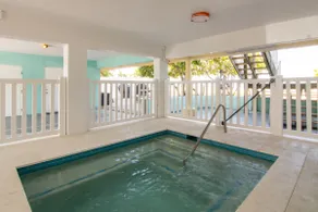 Beach House 10 · Shared Spa · Gulf Front - Image 5