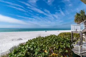 Beach House 10 · Shared Spa · Gulf Front - Image 2