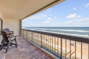 Luxury direct oceanfront corner with large private balcony, heated pool and garage - Image 2