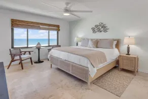 Luxury direct oceanfront corner with large private balcony, heated pool and garage - Image 3