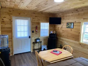 Cabin (#4) Queen. Close to the Canal. - Image 2