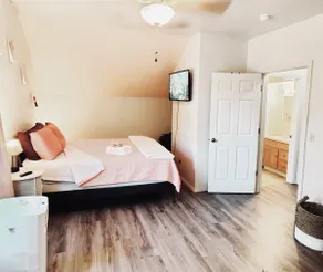Soleil Salem- extended stays, free laundry, garden - Image 4