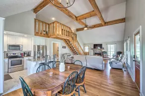 Bright ‘Green Gables’ Cabin: Hike, Swim & BBQ - Image 3