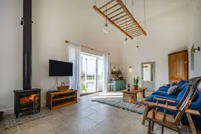 Dog friendly holiday home with superb garden and rural location - Ridge Barn - Image 2