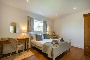 Dog friendly holiday home with superb garden and rural location - Ridge Barn - Image 4