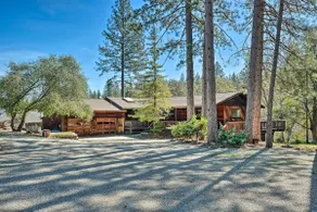 Groveland Cabin w/ Outdoor Perks & Game Room - Image 2