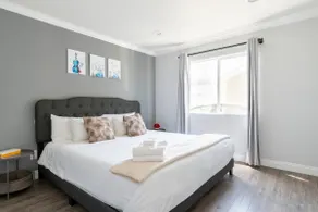 Modern Cozy Getaway - Image 3