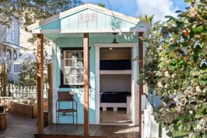 Charming Beach Cottage, private beach access, bunk room and amazing yard! - Image 5