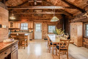 @TheBridgeChalet Log Cabin .5 miles to Hunter 3BR - Image 2