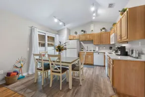 Peaceful Pearl Retreat- 5 Minutes to Downtown, 10 Minutes to Beach - Image 4