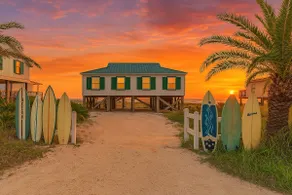 Lux Pet Friendly Beachfront Home - Image 4