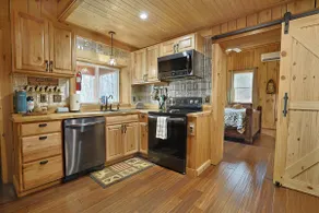 Couple Retreat Cabin-near Smoky Mountain Railroad-Hot Tub - Image 2