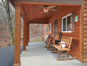 Couple Retreat Cabin-near Smoky Mountain Railroad-Hot Tub - Image 5
