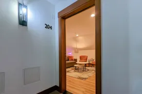 Newberg Wine Country Suites: Rose Room - Image 4