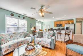 Marina & Beach Club Access: Condo in Southport - Image 4