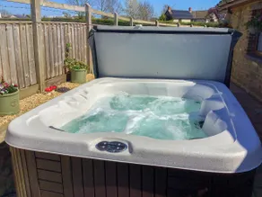 Charmant cottage convivial et familial avec jacuzzi et jardin | Avec animaux admis - Image 2