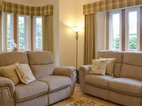 The Lodge - Image 4