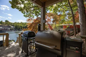 Close to The Strip, Private Dock & Screened Deck! - Image 4