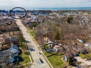Cherry Door Cottage -Enclosed Backyard, Walk Downtown, Hot Tub! - Image 4