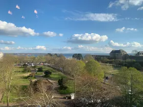 Beautiful apartment - View of the harbor, garden and castle - Image 2