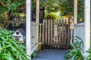 Willow Tree Cottage in Bustling Creative Bundanoon - Image 3