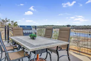 Lake Travis Family Home With Dock, Hot Tub & Amazing Views - Image 3